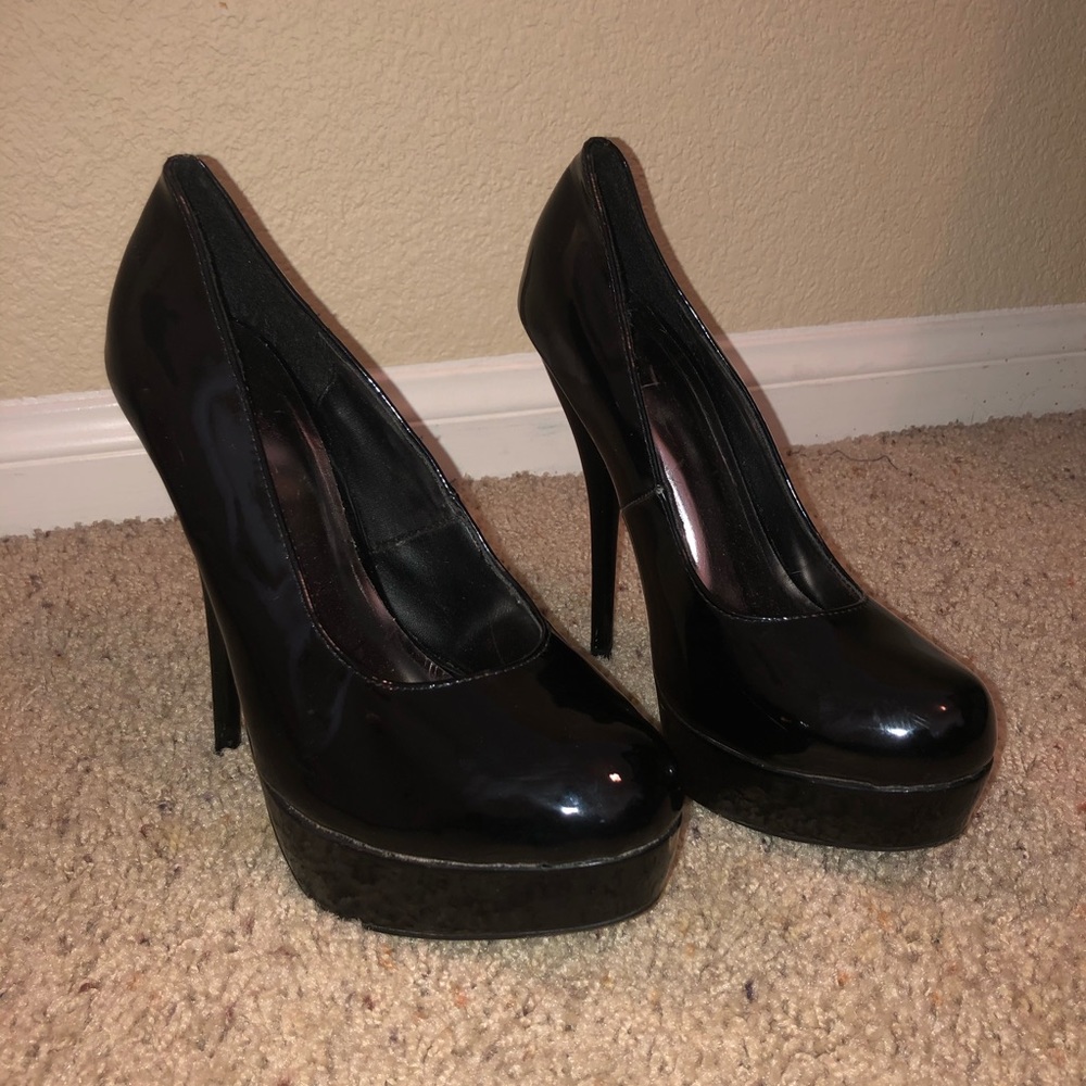 Black Pump heels